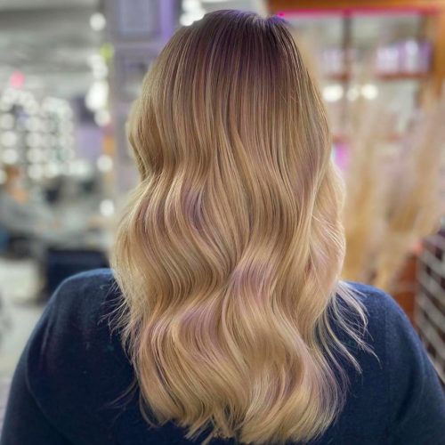 Gepflegtes Haar, strahlendes Blond nach Besuch bei DA VINCE HAIR & MAKE-UP